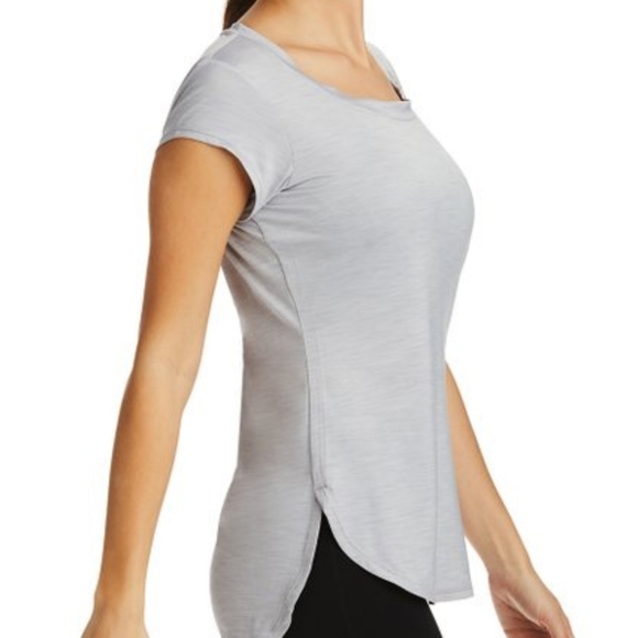 ❤HP❤️NWT Reebok Silver Sconce Cap-Sleeve Top❤ - Picture 4 of 11